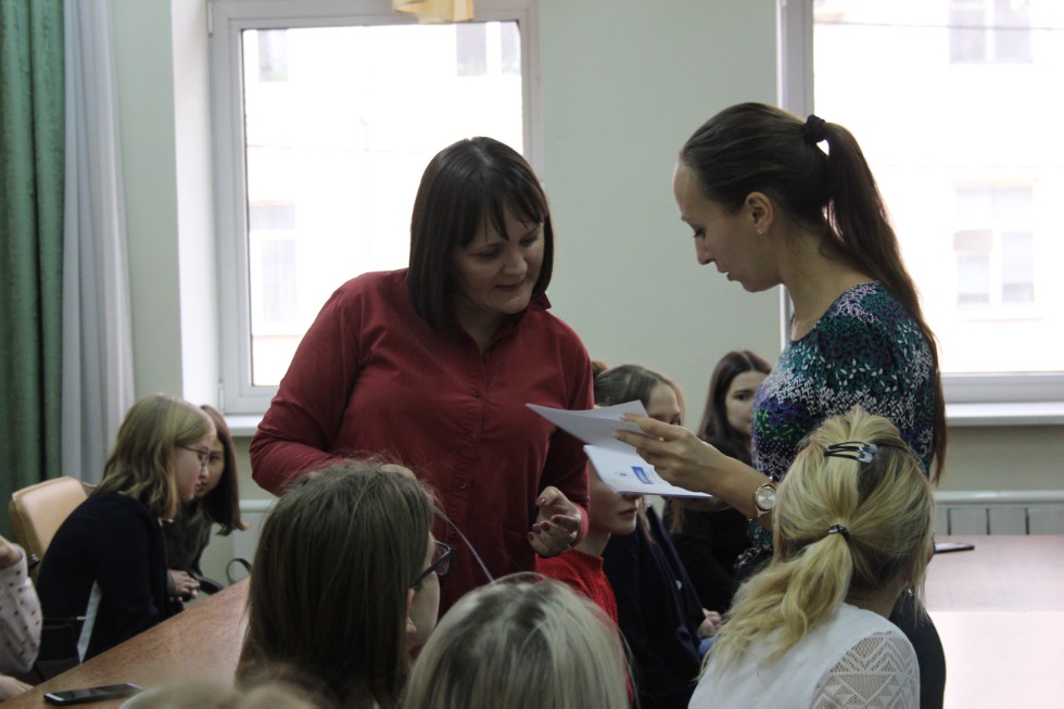 215 �����������