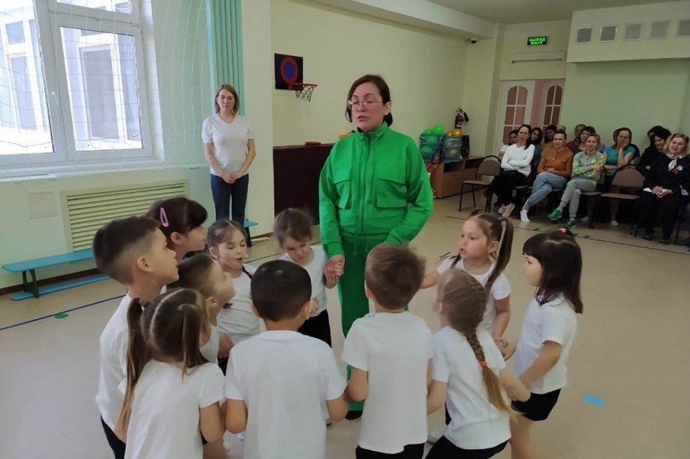 'Школа мяча' для инструкторов по физической культуре ДОО в рамках курсов повышения квалификации 'Школа мяча' для инструкторов по физической культуре ДОО в рамках курсов повышения квалификации