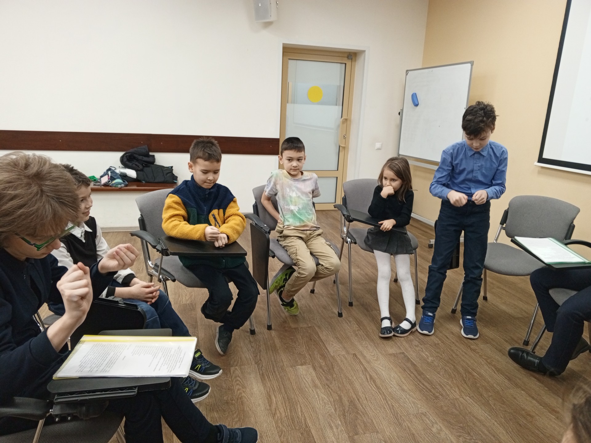 Развивающие занятия в детском театре КФУ 'Радуга' Развивающие занятия в детском театре КФУ 'Радуга'