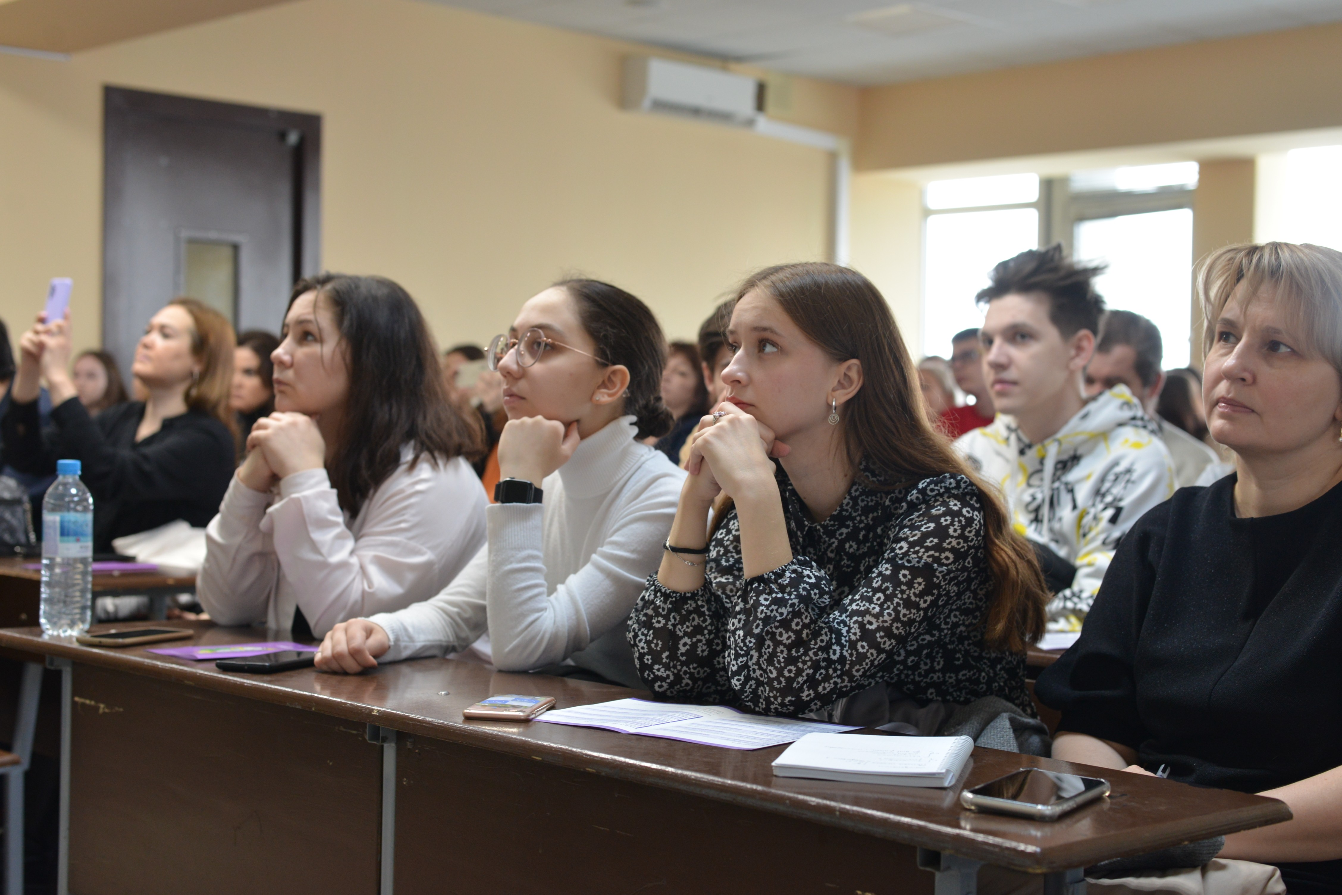 Писать, творить и созидать: как прошел день открытых дверей института Писать, творить и созидать: как прошел день открытых дверей института