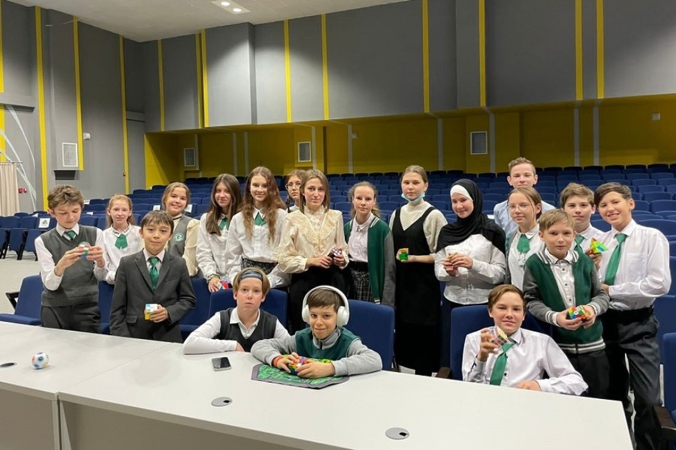 Студенты отделения математики и естественных наук проходят педагогическую практику Студенты отделения математики и естественных наук проходят педагогическую практику