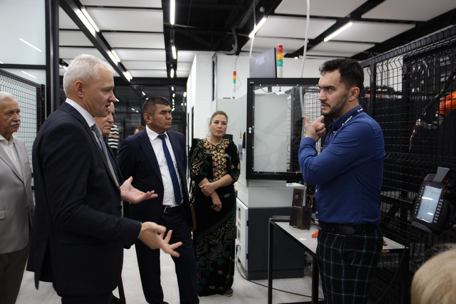 Стратегическая сессия в образовательном центре 'Алабуга Политех' Стратегическая сессия в образовательном центре 'Алабуга Политех'