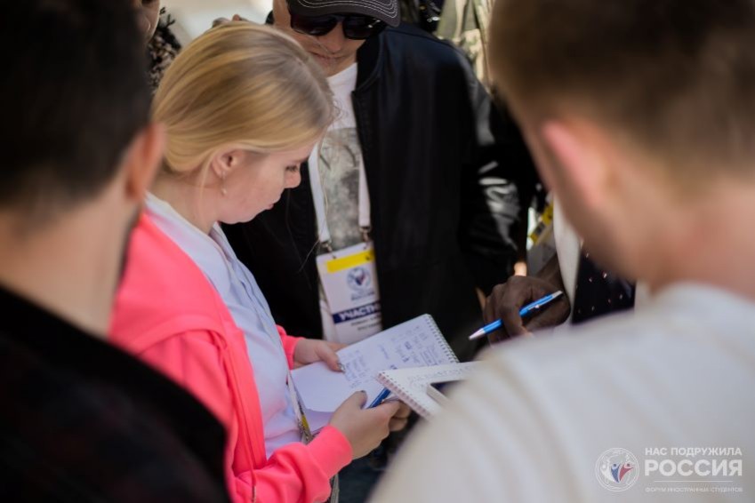 A student of Elabuga Institute participates in the forum of foreign students