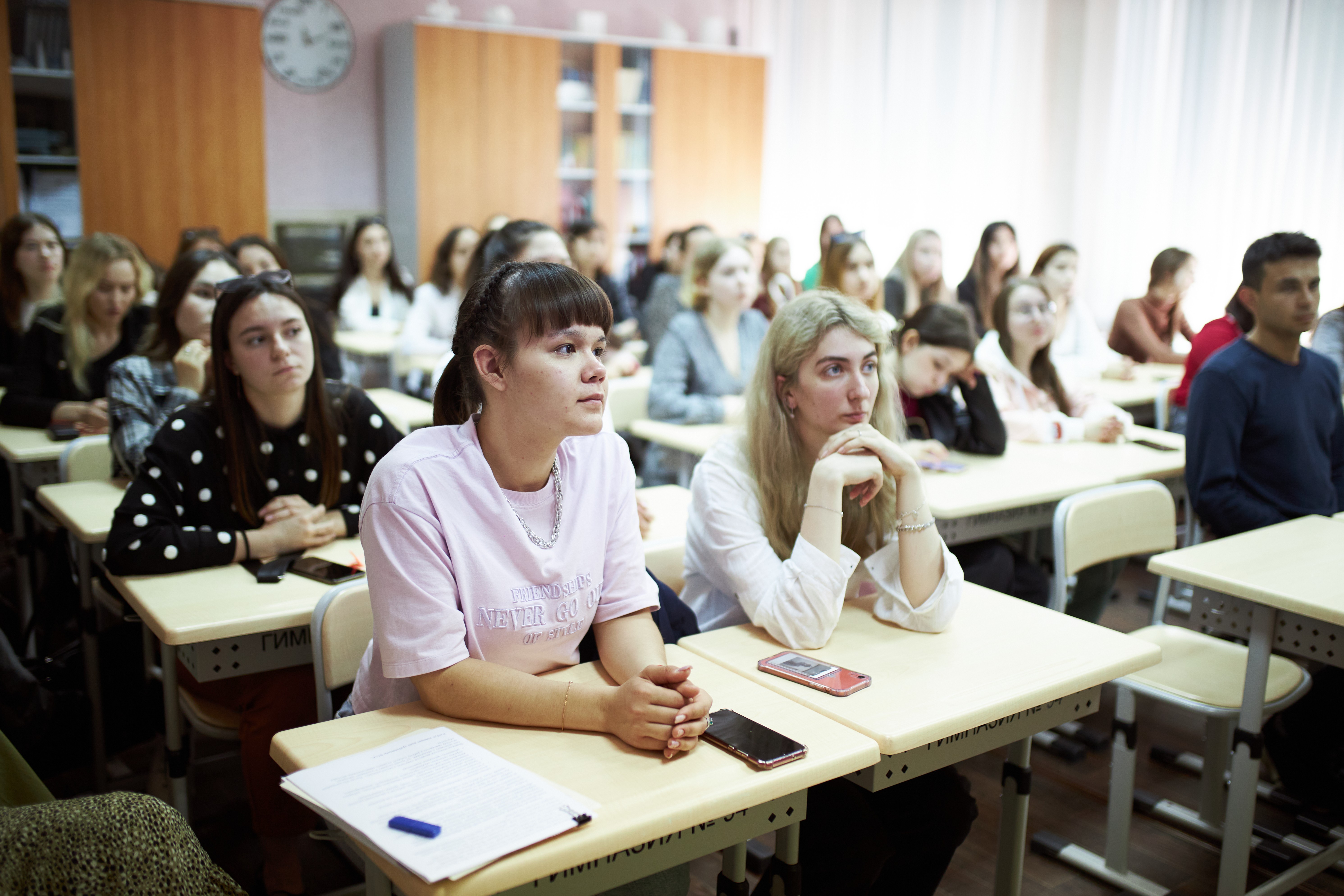Студенты Высшей школы русской и зарубежной филологии им. Льва Толстого посетили МБОУ 'Гимназия №94' Студенты Высшей школы русской и зарубежной филологии им. Льва Толстого посетили МБОУ 'Гимназия №94'