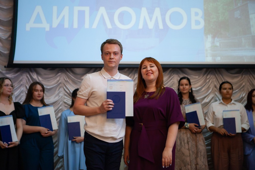 Дан старт вручению дипломов бакалаврам и магистрам Елабужского института КФУ