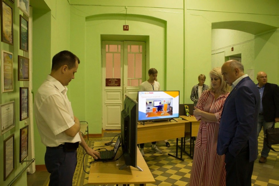 В Елабужском институте КФУ состоялось обсуждение дорожной карты вуза В Елабужском институте КФУ состоялось обсуждение дорожной карты вуза