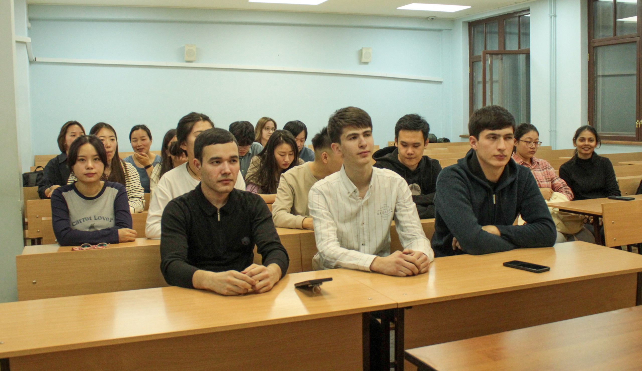 Русский клуб провел публичную лекцию на тему 'Приключения слов и современный сленг' Русский клуб провел публичную лекцию на тему 'Приключения слов и современный сленг'