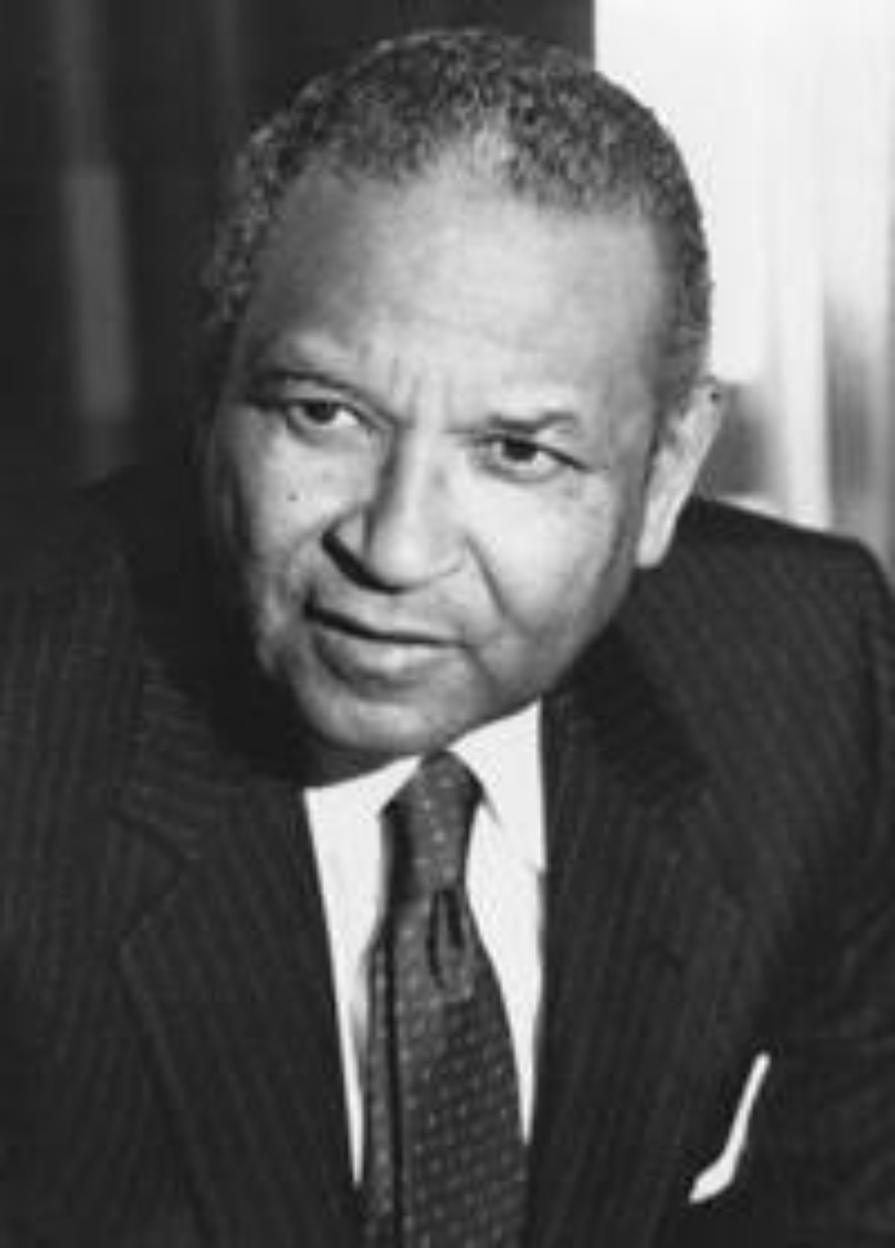 Описание: Амаду Махтар М'Боу (Сенегал)