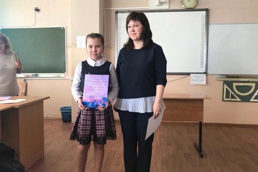 Преподаватель и студенты факультета иностранных языков приняли участие в работе ежегодной конференции школьников 'Елабужский Парнас' Преподаватель и студенты факультета иностранных языков приняли участие в работе ежегодной конференции школьников 'Елабужский Парнас'