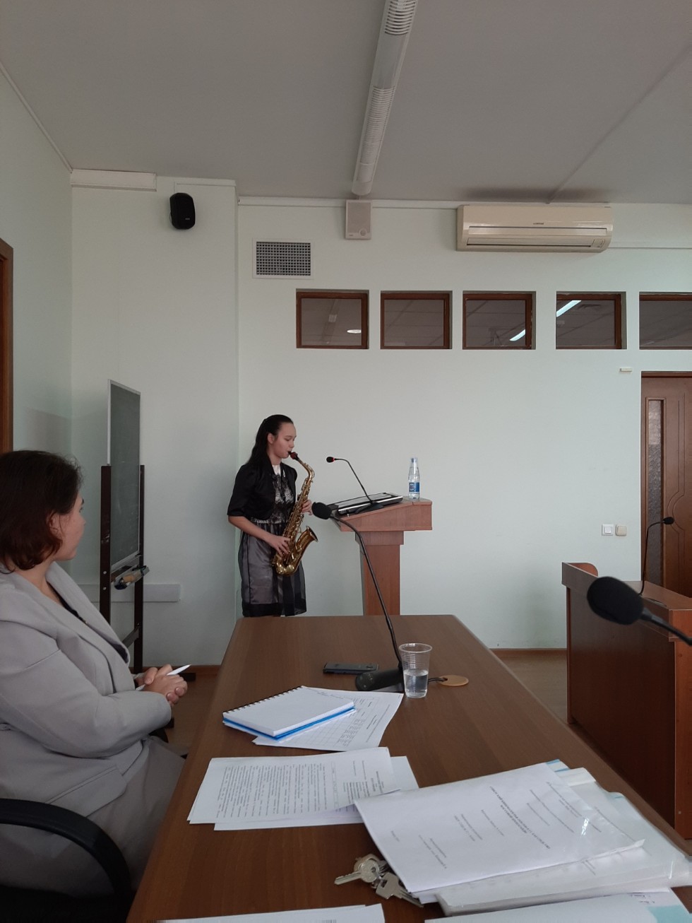 Молодое поколение размышляет об искусстве Молодое поколение размышляет об искусстве