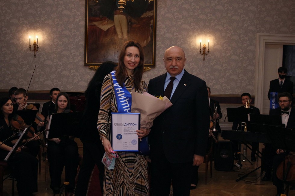 Имена победителей конкурса 'Женщина года. Мужчина года: женский взгляд' объявили в КФУ Имена победителей конкурса 'Женщина года. Мужчина года: женский взгляд' объявили в КФУ