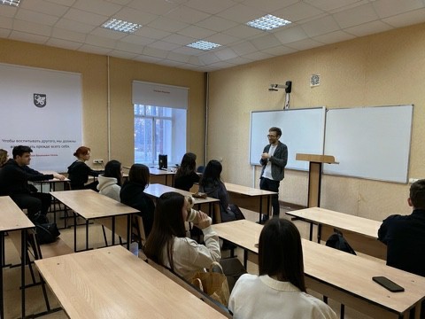 Кураторские часы, приуроченные ко Дню борьбы со СПИДом. Кураторские часы, приуроченные ко Дню борьбы со СПИДом.