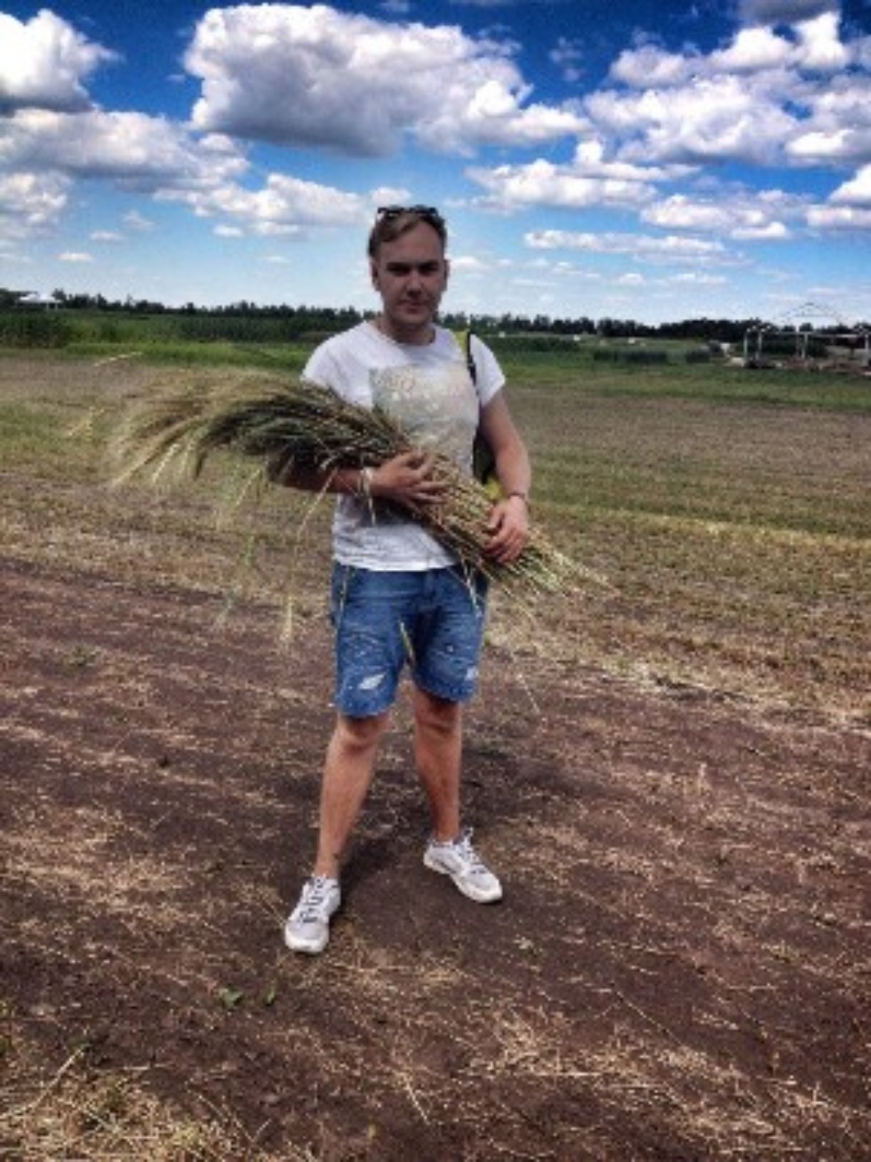 Практика по земледелию. На фото Игнашев Никита Студенты, выпускники