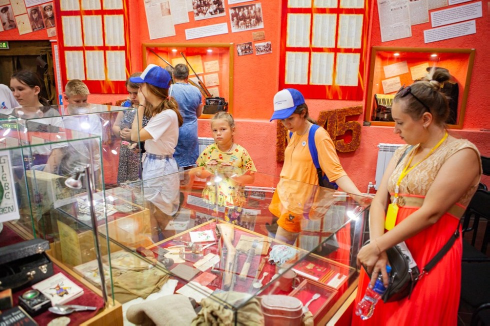 Университетская смена продолжает знакомиться с Елабугой Университетская смена продолжает знакомиться с Елабугой