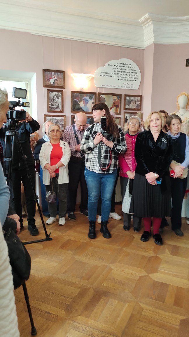 Вальс жизни в доме Левушки Толстого Вальс жизни в доме Левушки Толстого