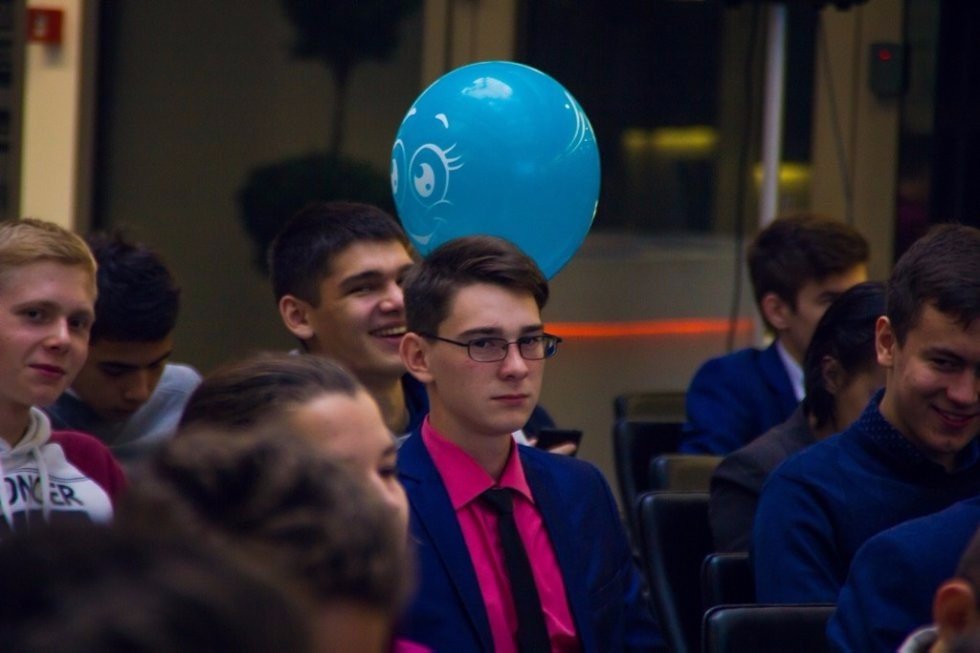 The best students will study free