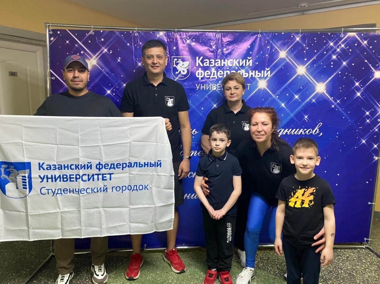 Команда Студенческого городка - участники соревнований 'Папа, Мама, Я - спортивная семья' Команда Студенческого городка - участники соревнований 'Папа, Мама, Я - спортивная семья'