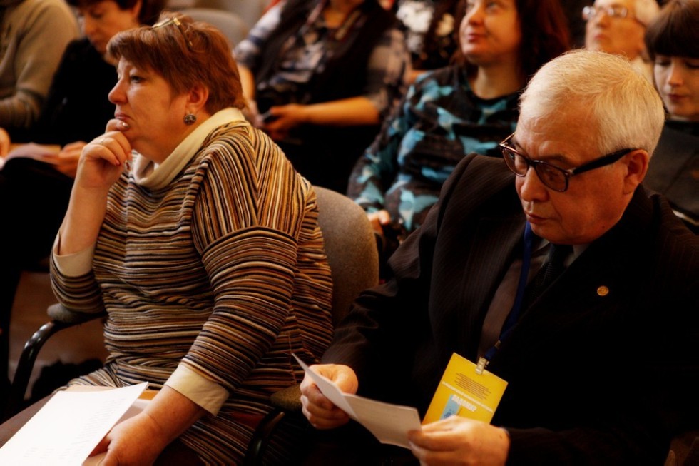 Общество живых поэтов на сцене Елабужского института КФУ Общество живых поэтов на сцене Елабужского института КФУ