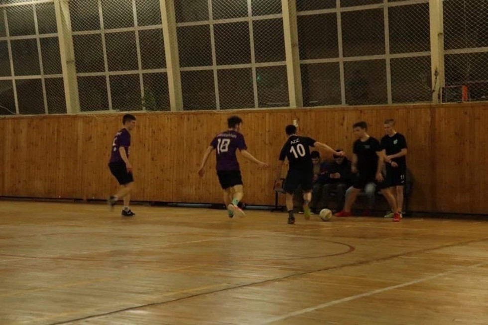 В Елабужском институте началось Первенство ЕИ КФУ среди студентов по мини-футболу В Елабужском институте началось Первенство ЕИ КФУ среди студентов по мини-футболу