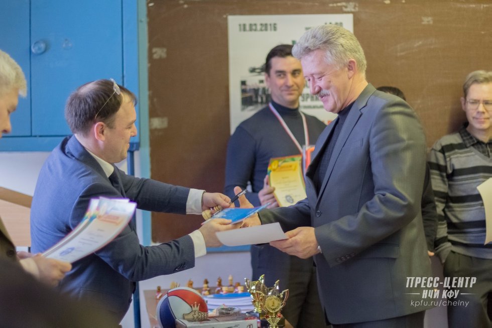 ��� � ���