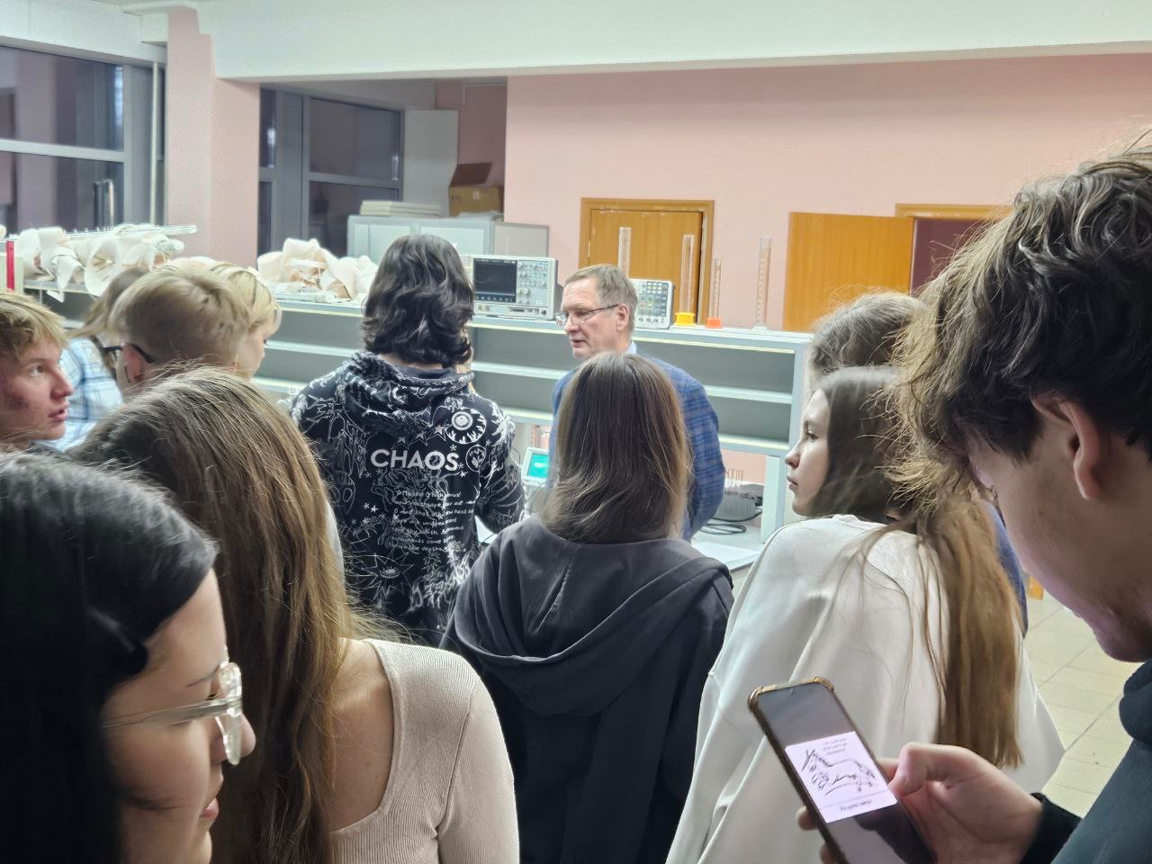 Школьники лицея Иннополис познакомились с физикой в КФУ Школьники лицея Иннополис познакомились с физикой в КФУ