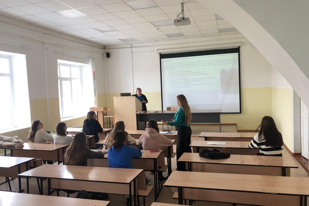 12 сентября 2023 куратор Нуриева Алеся провела кураторский час 'Экстремизму - Нет' 12 сентября 2023 куратор Нуриева Алеся провела кураторский час 'Экстремизму - Нет'