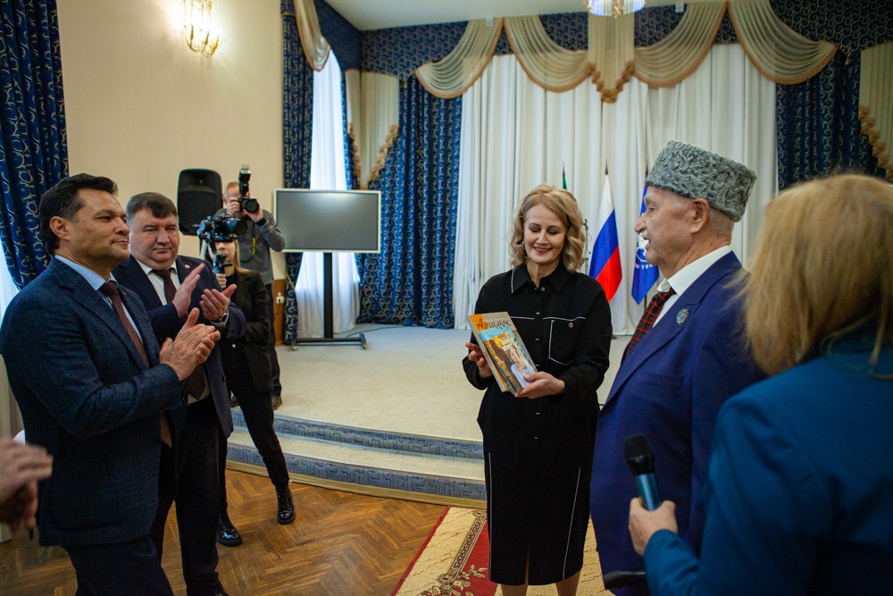 Елабужский институт отметил 125-летие императорским балом Елабужский институт отметил 125-летие императорским балом