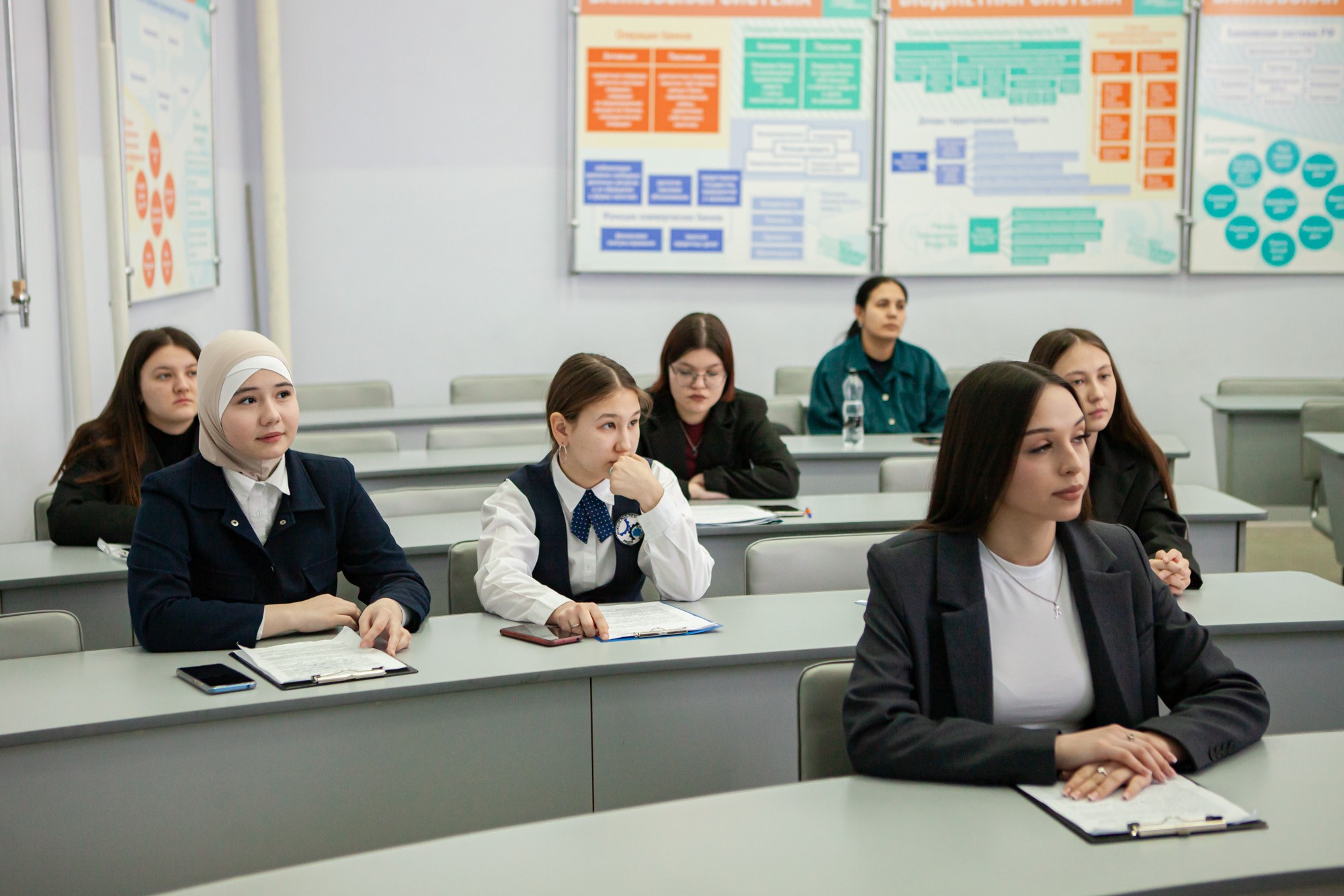 XVII Всероссийская научно-практическая конференция школьников и студентов 'Татар теле һәм әдәбияты, тарих: үткәне, бүгенгесе, киләчәге' XVII Всероссийская научно-практическая конференция школьников и студентов 'Татар теле һәм әдәбияты, тарих: үткәне, бүгенгесе, киләчәге'