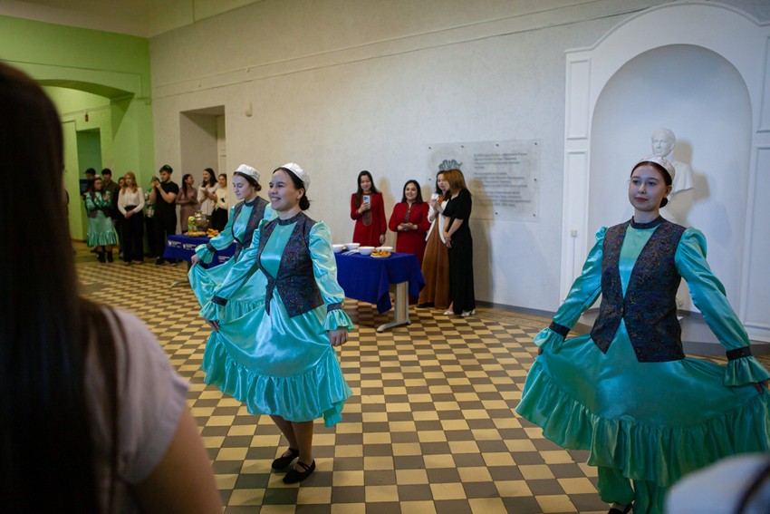 Навруз отпраздновали в Елабужском институте КФУ Навруз отпраздновали в Елабужском институте КФУ