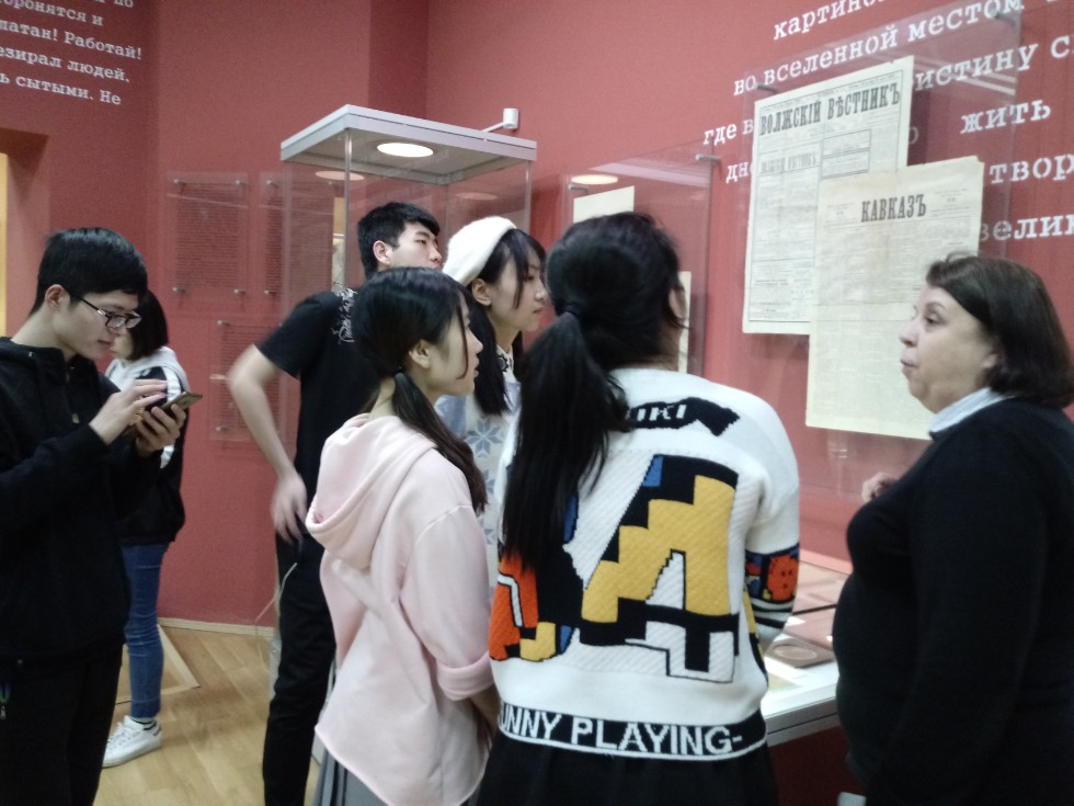 Китайские студенты-бакалавры из Сианьского университета посетили музей А.М.Горького и Ф.И.Шаляпина Китайские студенты-бакалавры из Сианьского университета посетили музей А.М.Горького и Ф.И.Шаляпина