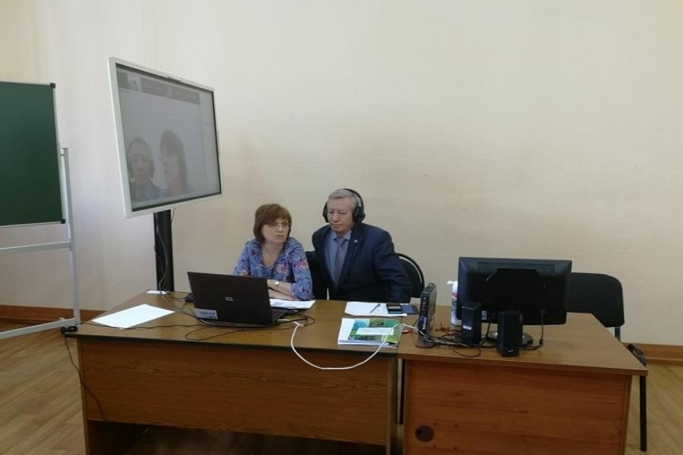 Школьный дистант: перейти учителям на онлайн-занятия помогает Елабужский институт КФУ Школьный дистант: перейти учителям на онлайн-занятия помогает Елабужский институт КФУ