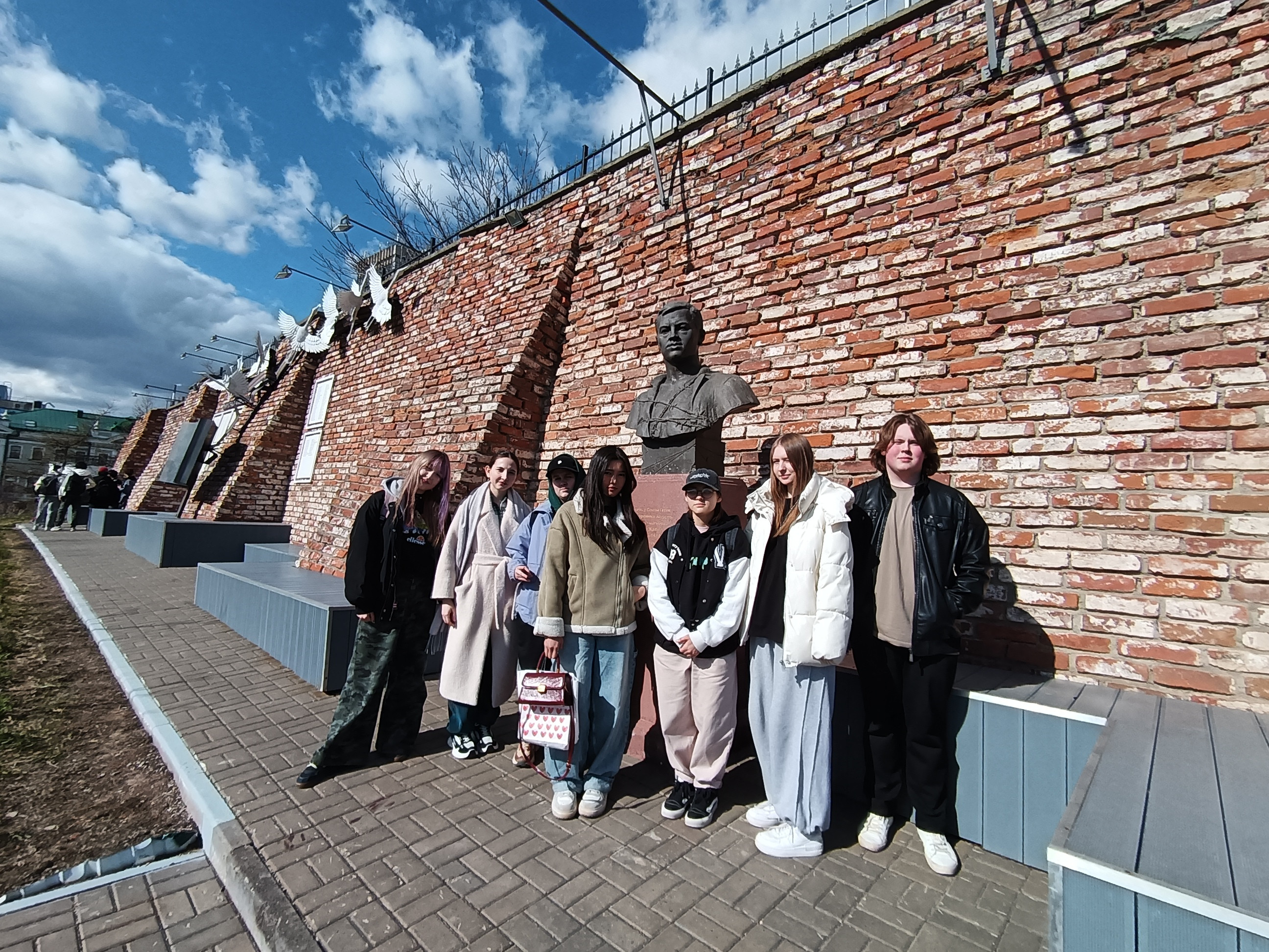 Этот день мы приближали, как могли Этот день мы приближали, как могли