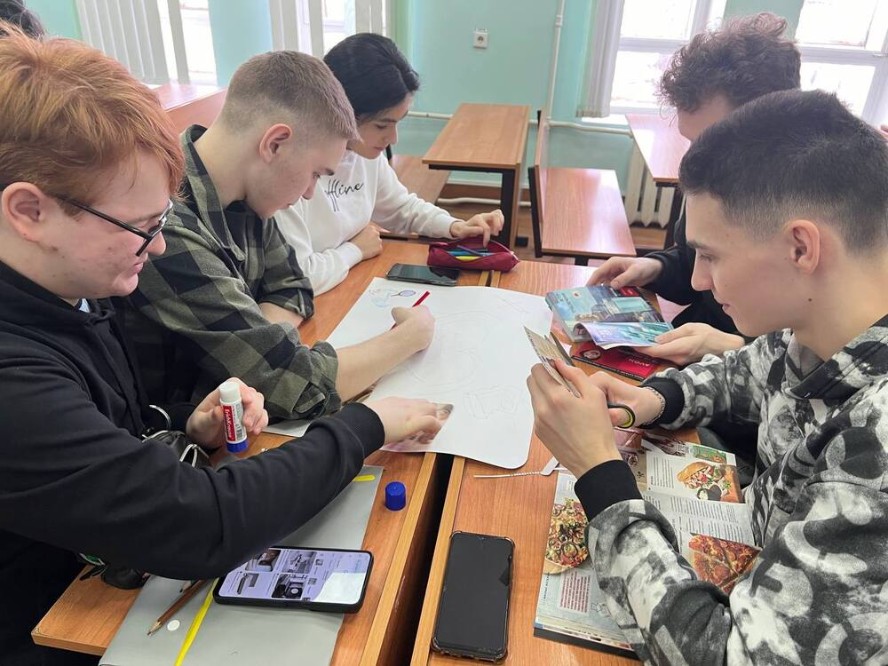 Преподаватели Елабужского института КФУ продолжают работу со школьниками психолого-педагогических классов г. Елабуги Преподаватели Елабужского института КФУ продолжают работу со школьниками психолого-педагогических классов г. Елабуги