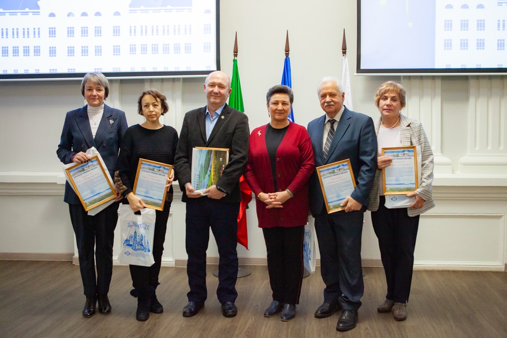 Состоялось торжественное заседание Ученого совета, приуроченное к 125-летию Елабужского института Состоялось торжественное заседание Ученого совета, приуроченное к 125-летию Елабужского института