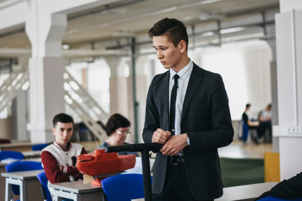 ����� ��������� ���� ������������� 