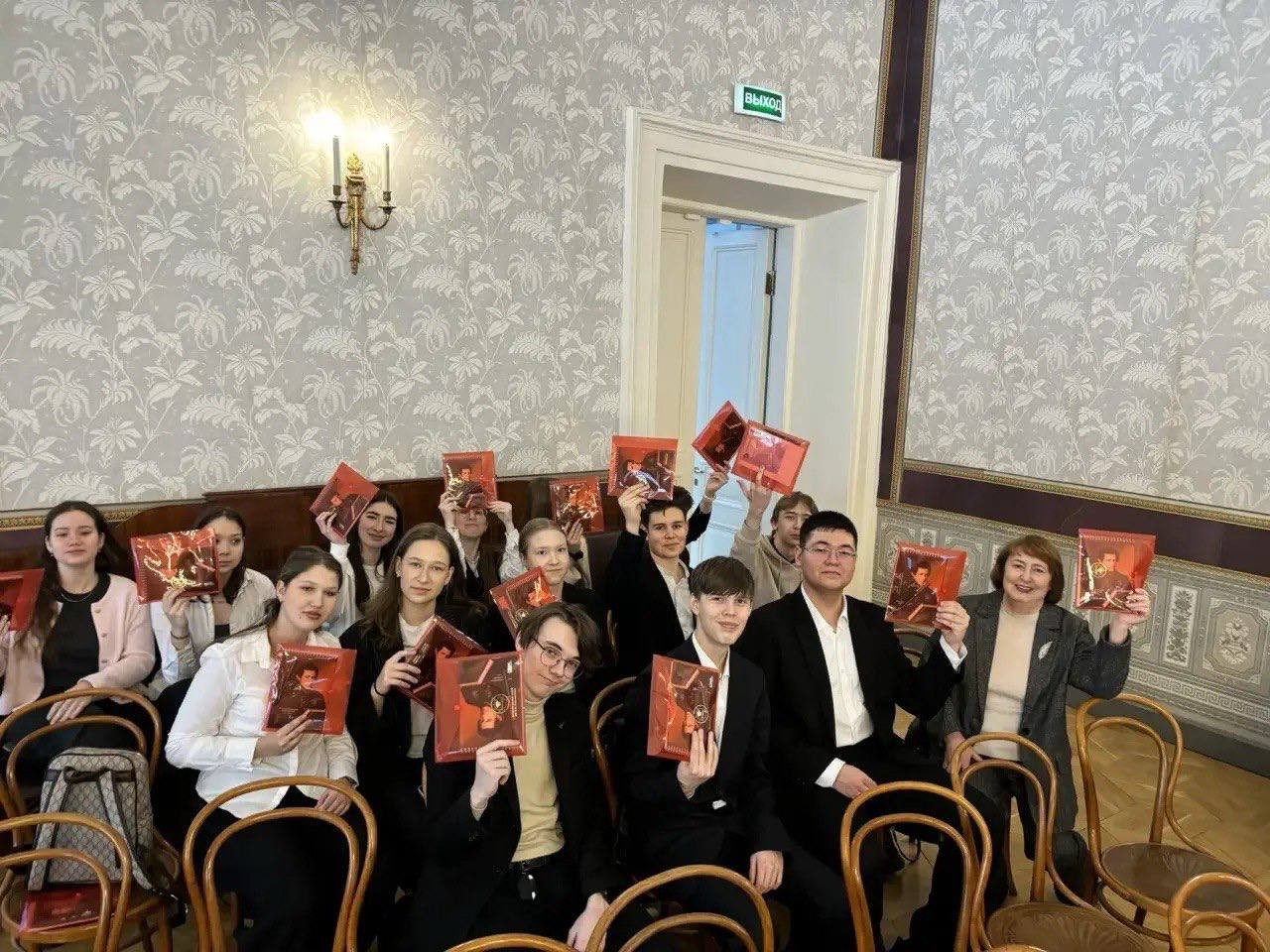 В Казани прошли памятные мероприятия, приуроченные к 170-летию памяти великого математика Н.И.Лобачевского В Казани прошли памятные мероприятия, приуроченные к 170-летию памяти великого математика Н.И.Лобачевского