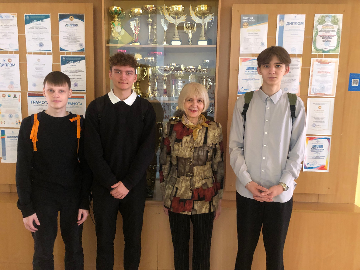 Профориентационная работа преподавателей и студентов кафедры химического образования Химического института им. А.М. Бутлерова с выпусками школ Казани и Альметьевска Профориентационная работа преподавателей и студентов кафедры химического образования Химического института им. А.М. Бутлерова с выпусками школ Казани и Альметьевска