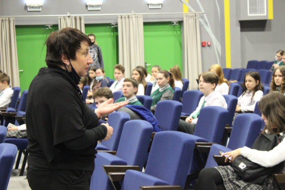 'Ученые в школы': всероссийский лекторий проходит в Елабужском институте КФУ 'Ученые в школы': всероссийский лекторий проходит в Елабужском институте КФУ