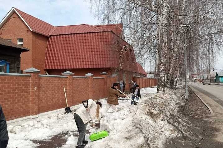 'Провели субботник ? навели порядок!' 'Провели субботник ? навели порядок!'