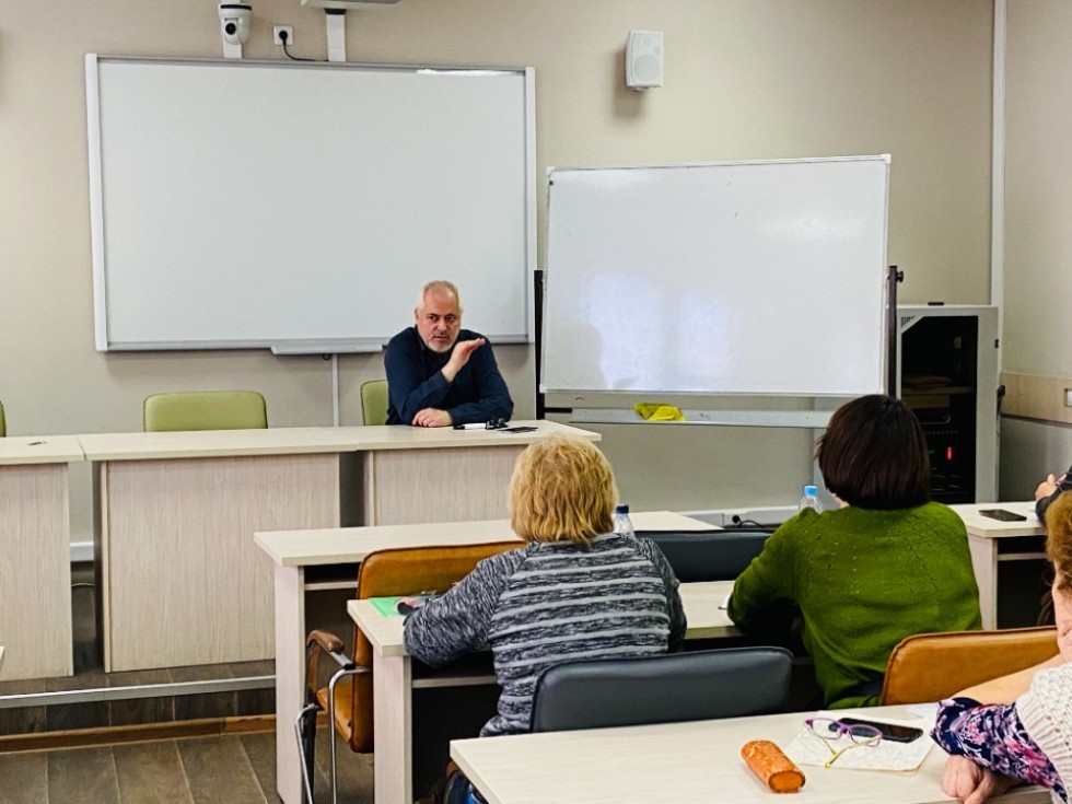 Прошли курсы повышения квалификации для учителей английского языка Прошли курсы повышения квалификации для учителей английского языка