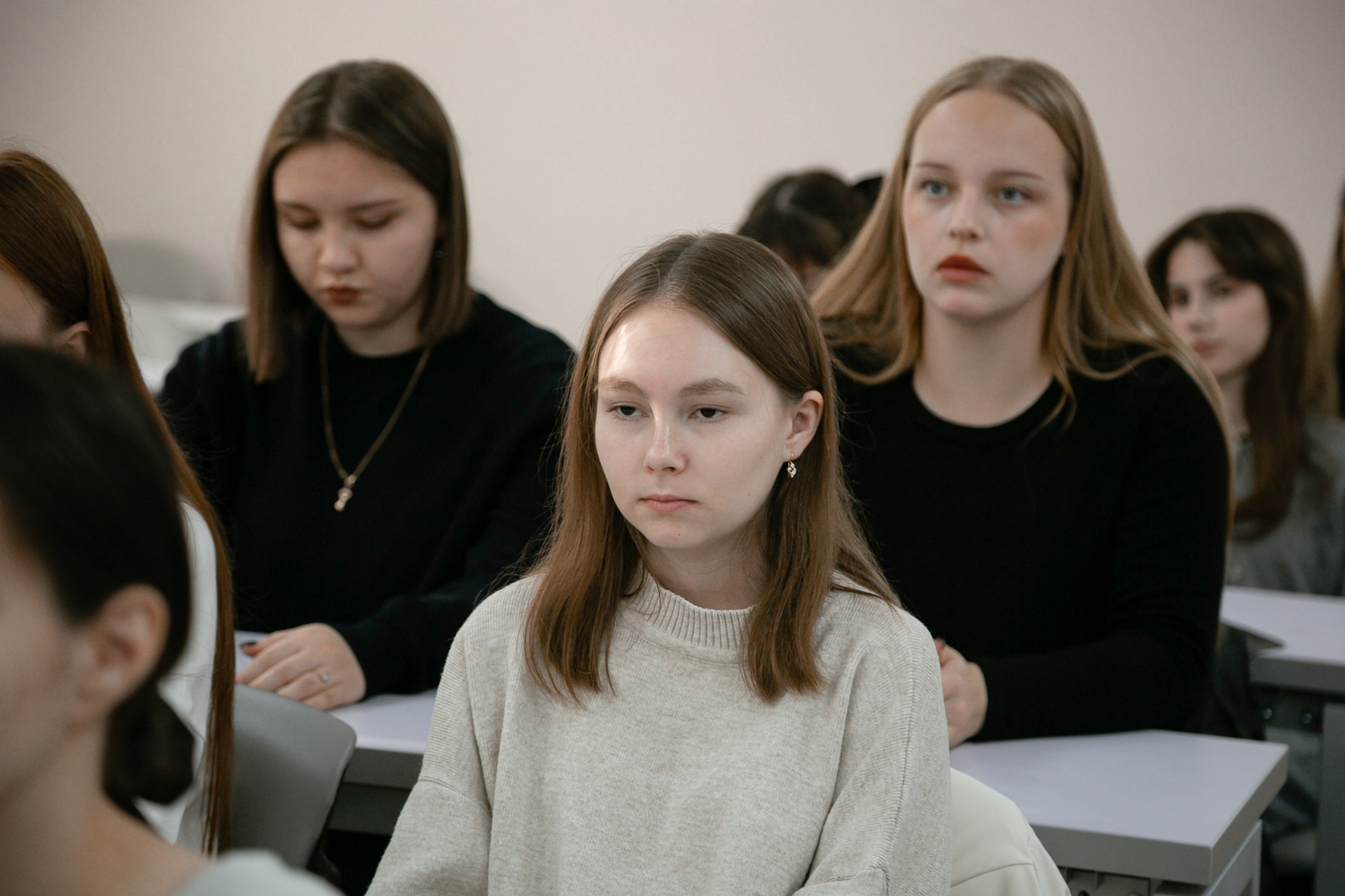 ������-�����