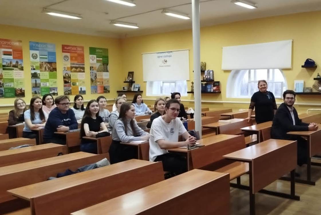 Факультету иностранных языков Елабужского института КФУ исполнилось 60 лет Факультету иностранных языков Елабужского института КФУ исполнилось 60 лет