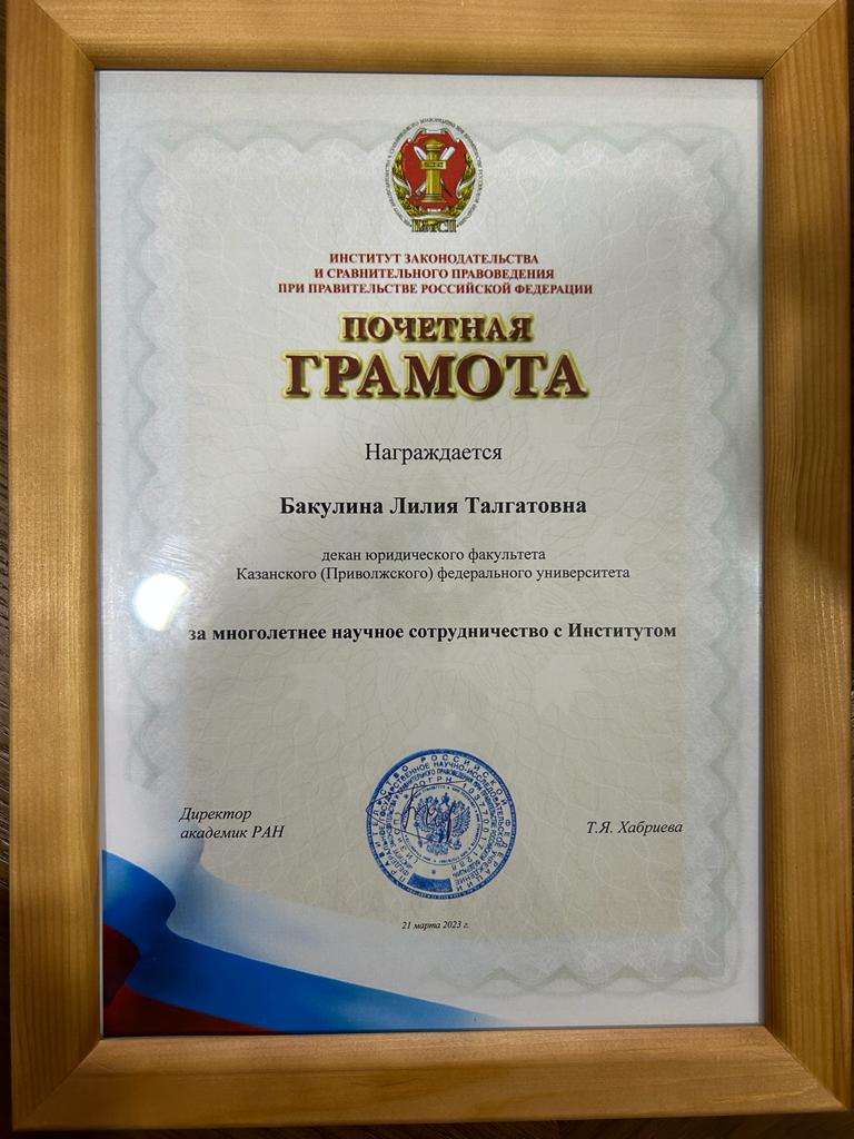 ����������e �������e ���������� �����