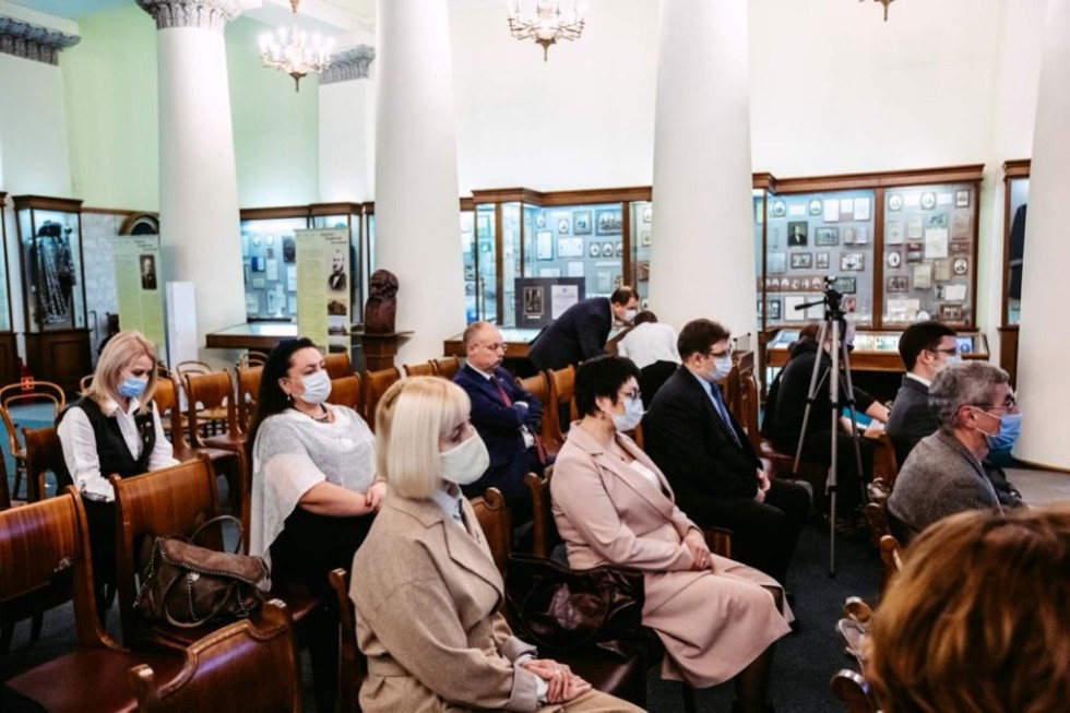 Преподаватели ИФМК отмечены ведомственными наградами за значительные заслуги в сфере образования Преподаватели ИФМК отмечены ведомственными наградами за значительные заслуги в сфере образования