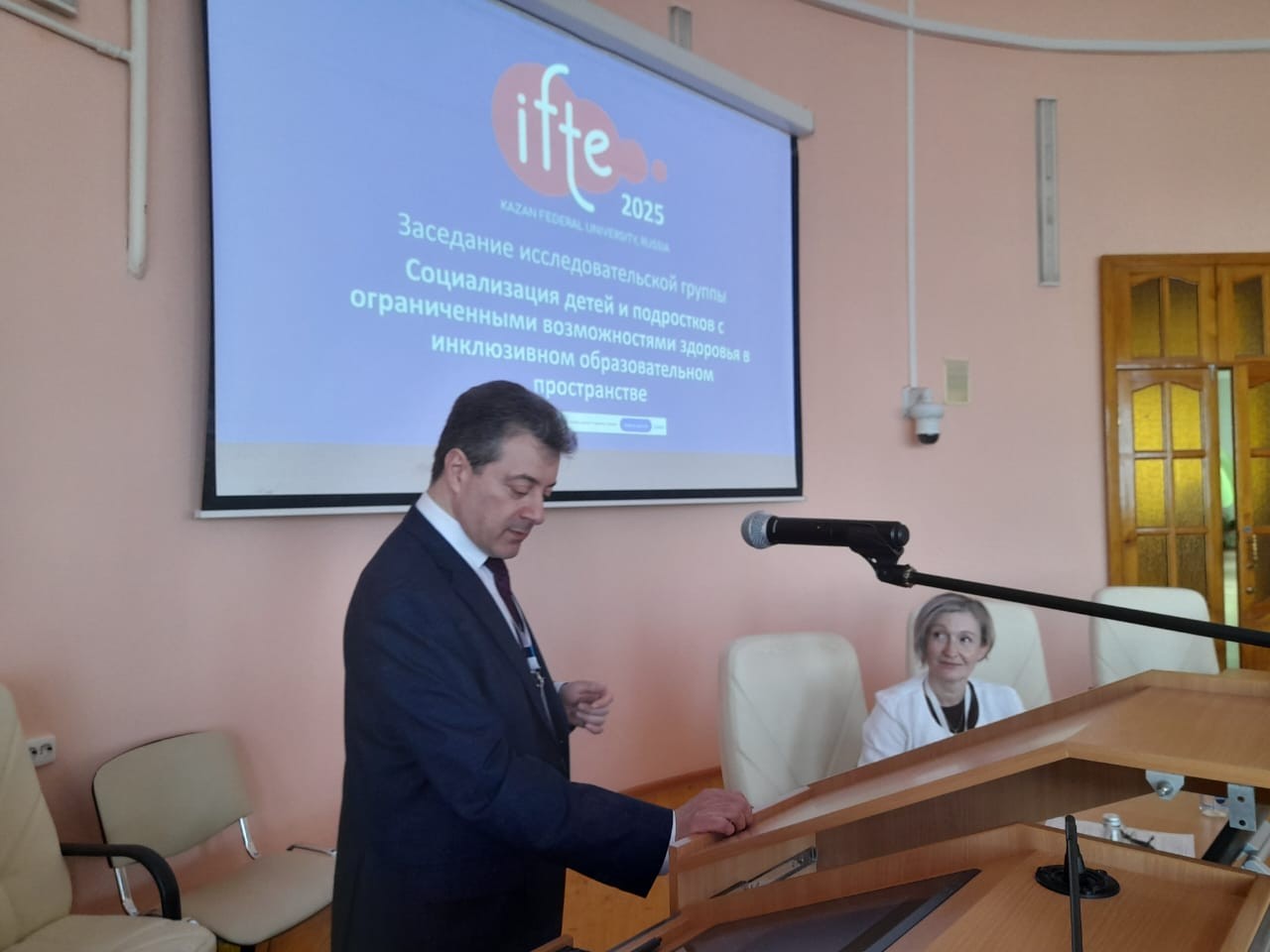Заседание Исследовательской группы 'Социализация детей и подростков с ограниченными возможностями здоровья в инклюзивном образовательном пространстве' Заседание Исследовательской группы 'Социализация детей и подростков с ограниченными возможностями здоровья в инклюзивном образовательном пространстве'