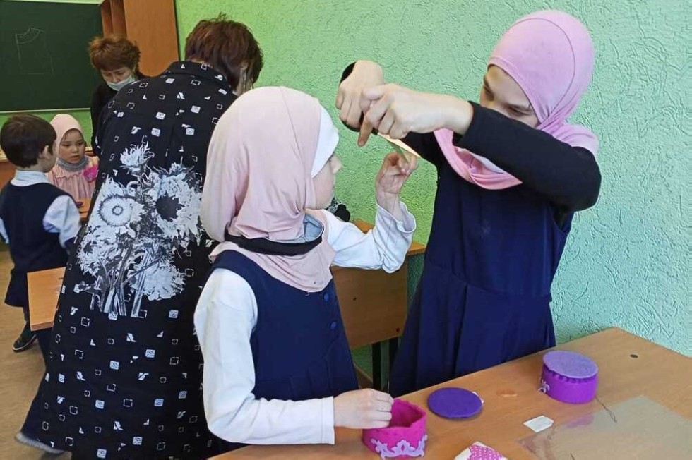 ����������� ������������ ����� '�����' � �� '���������������' ������������� � ����������� �������� ��������