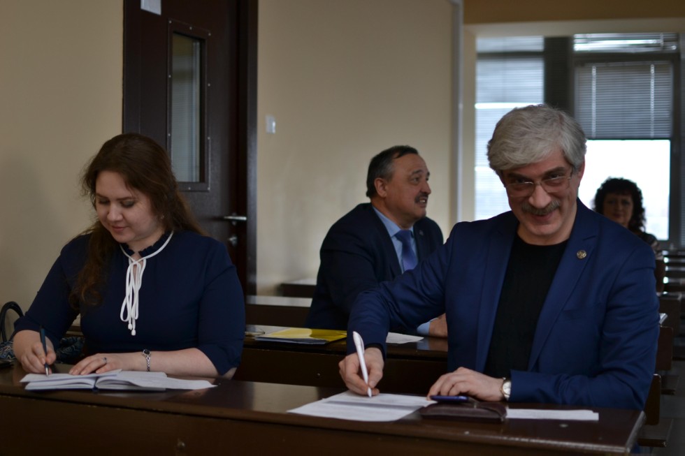 ������ ����� ����