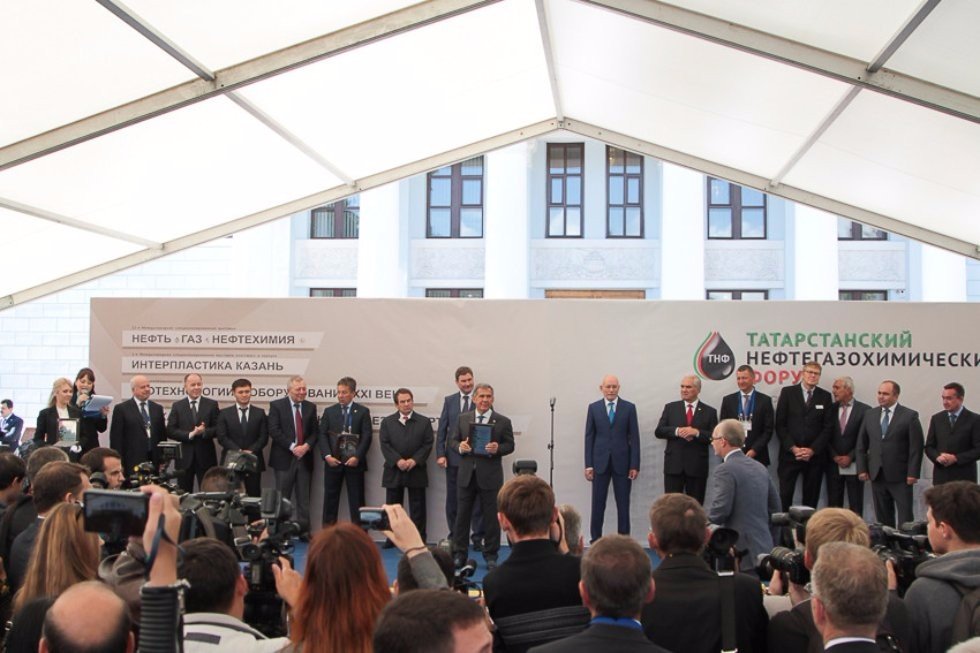 Rector Ilshat Gafurov Visits Opening Ceremony of Tatarstan Oil, Gas and Petrochemicals Forum