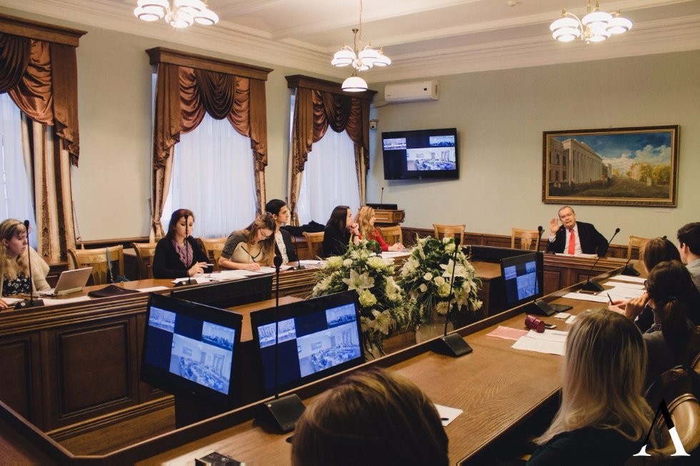 Курс лекций профессора университета Женевы Марко Сассоли в Казанском федеральном университете Курс лекций профессора университета Женевы Марко Сассоли в Казанском федеральном университете