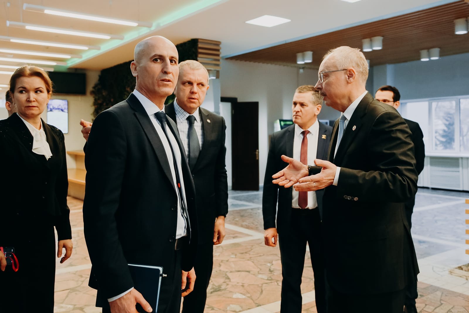 ����� ������ ������� ����� ����������� � ������������� ������ ����� ���������������� � �������������� ����������